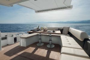 Azimut-55s-cockpit