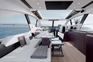 Azimut-55s-salon