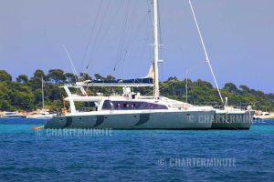 Group day charter sailing cat