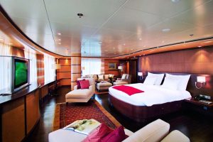 Mini-cruise-ship-cabin