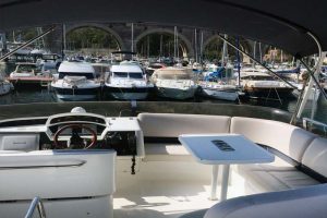 Princess-42-charter-flybridge