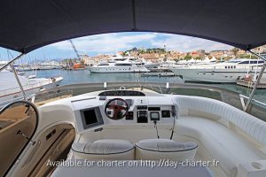 Princess-flybridge-2