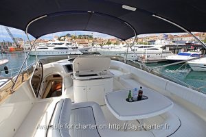 Princess-flybridge-3