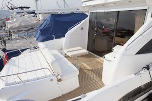 Sunseeker-predator-52-cockpit