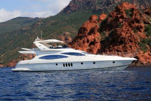 Charter Azimut 68