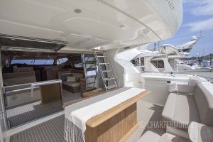 Ferretti-620-cockpit