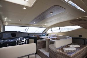 Ferretti-620-dining
