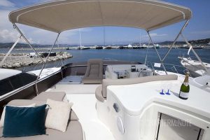 Ferretti-620-fly-1